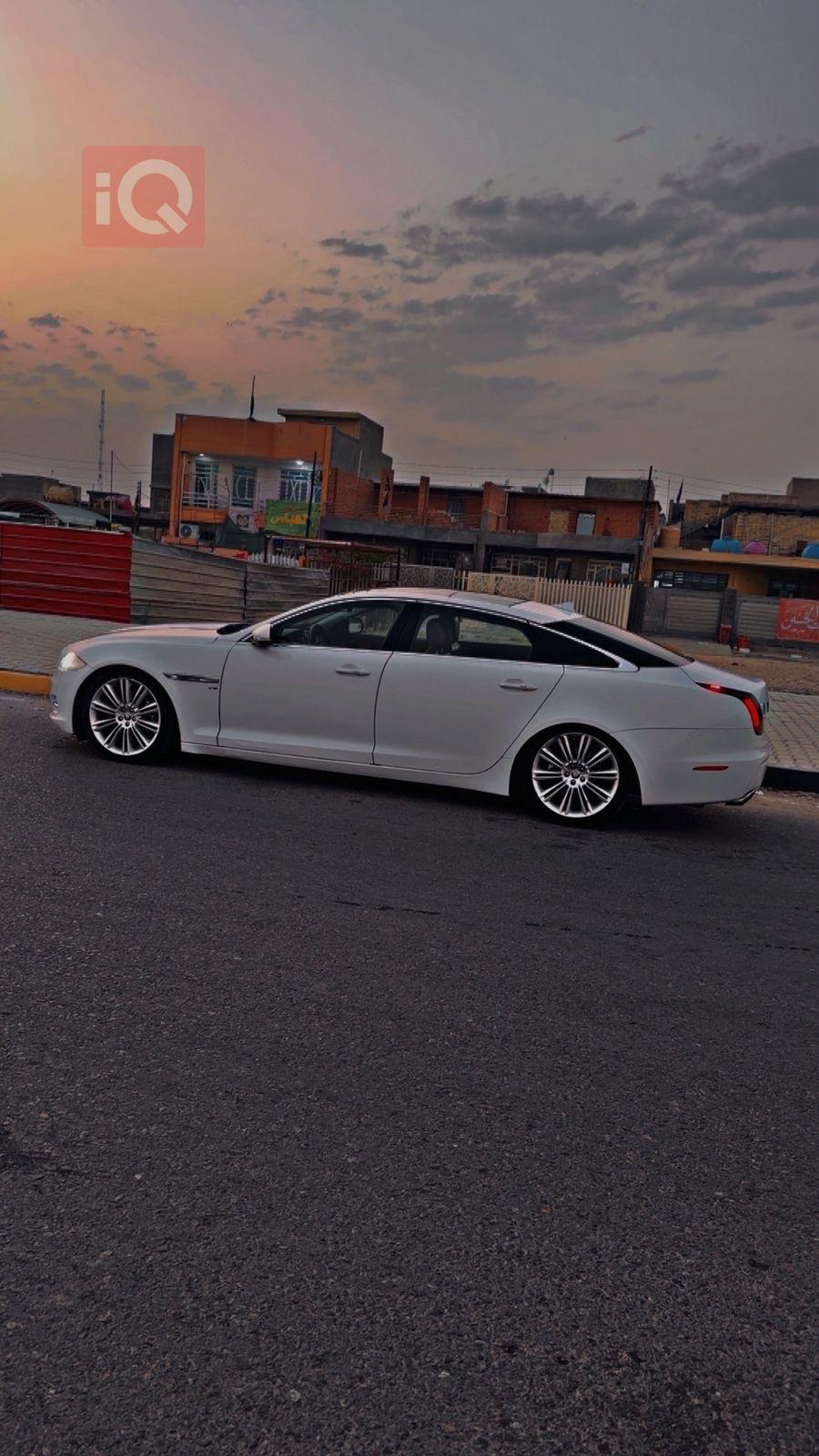 Jaguar XJ